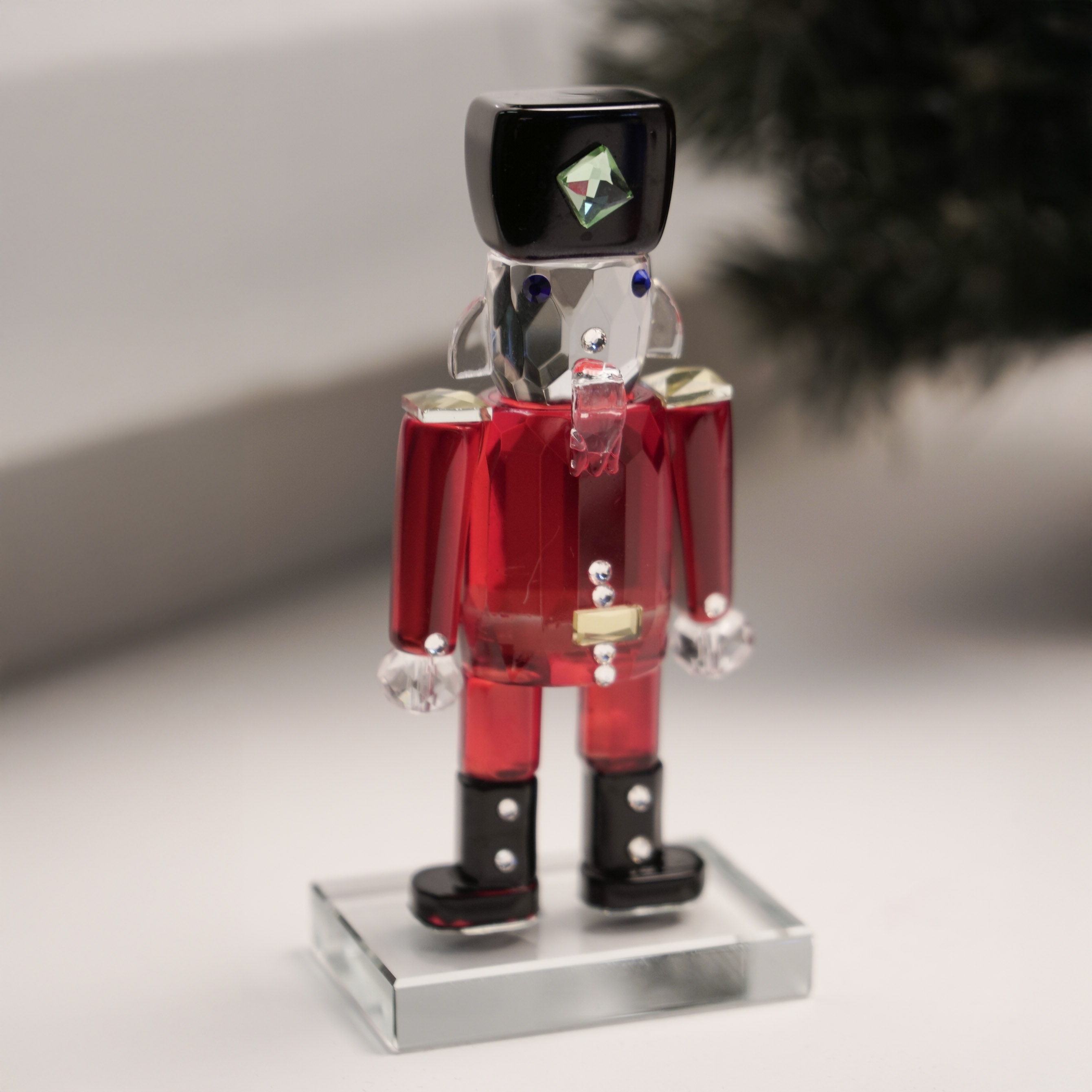 CRYSTAL Nutcraker red